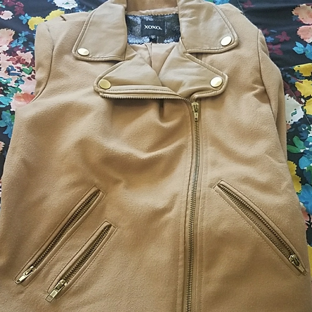 Jacket - Picture 1 of 4